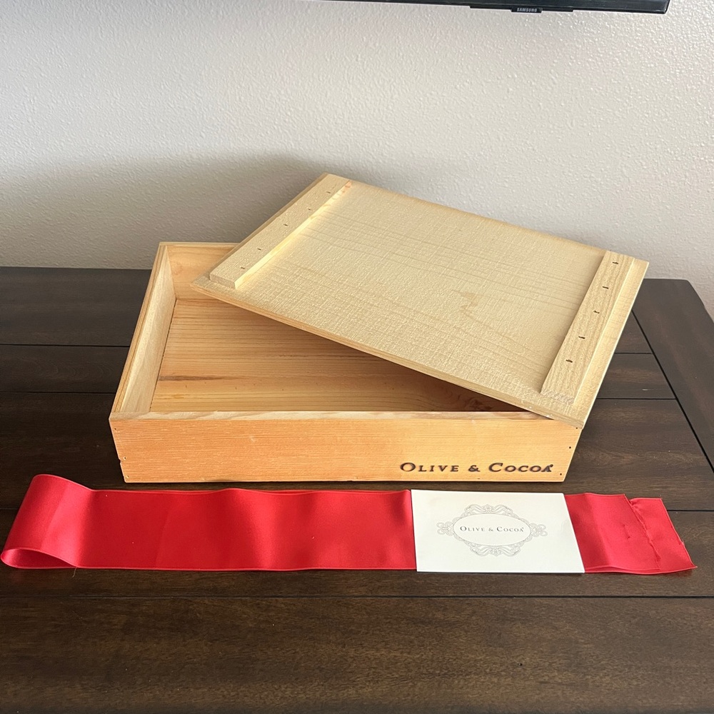 Olive & Cocoa Wood Box Home Décor